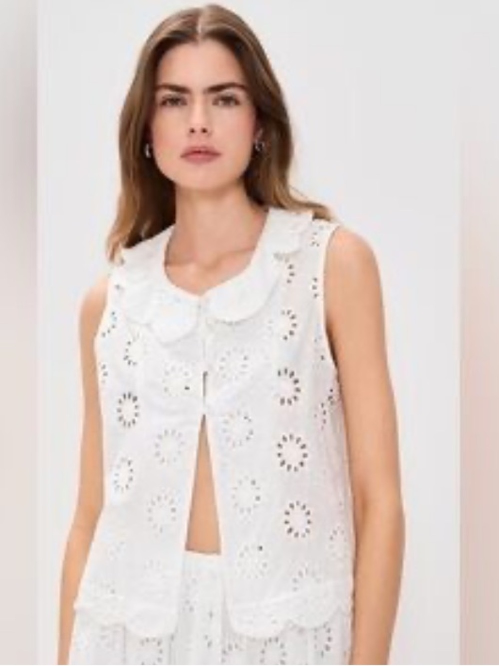 VRG GRL Maisie Anglaise Top NWT Eyelet White Top Scalloped Trim